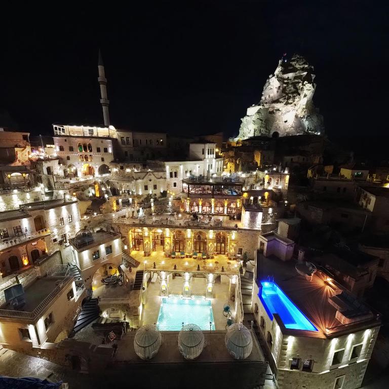 Elika Cave Suites Hotel