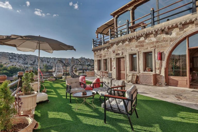 Sah Saray Cave Suites Halal Hotel